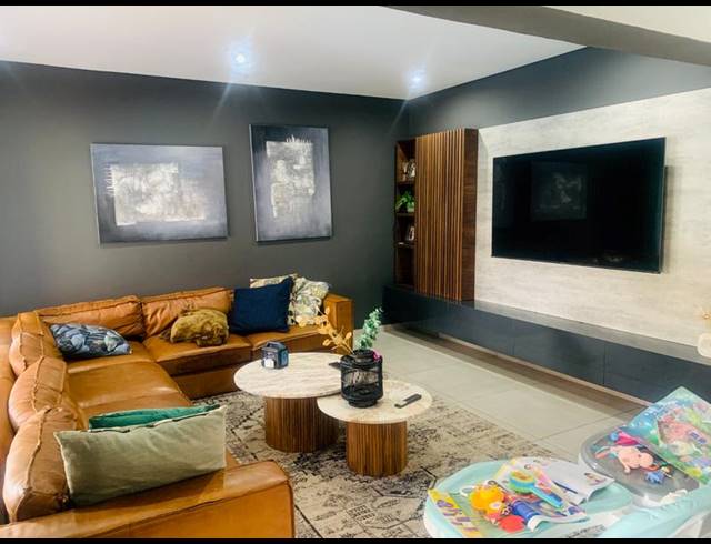 5 BEDROOM HOUSE FOR SALE IN SAVANNAH COUNTRY ESTATE